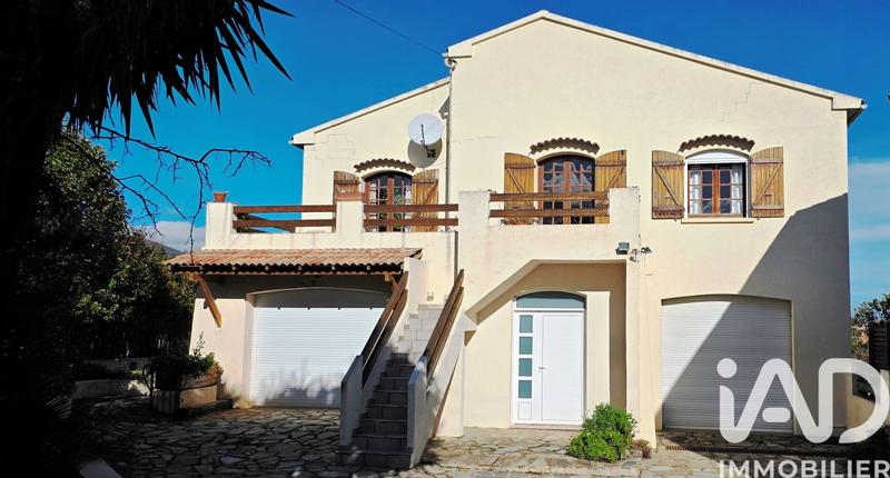 Maison - 204 m² - 9 pièces