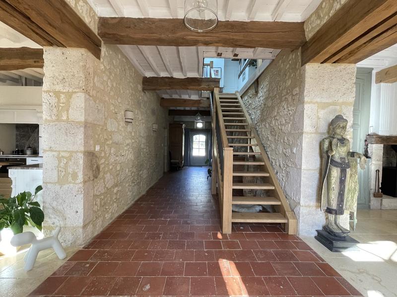 Maison - 390 m² - 11 pièces