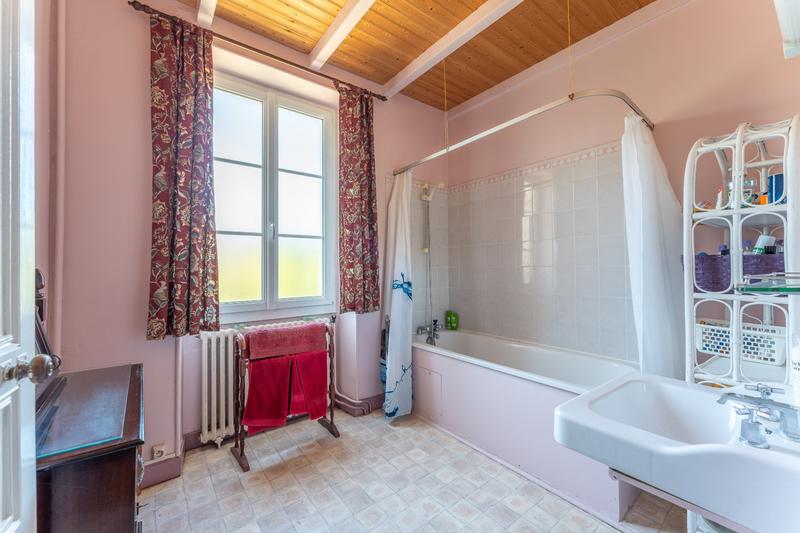 Maison - 209 m² - 8 pièces