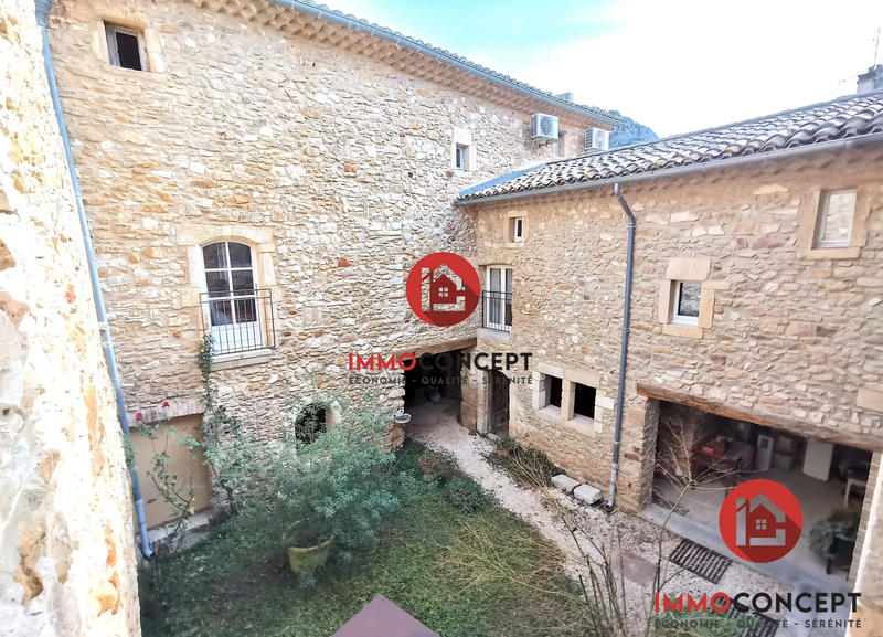 Mas - 270 m² - 7 pièces