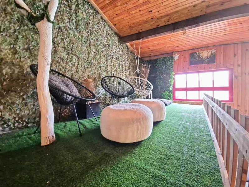 Maison - 230 m² - 6 pièces