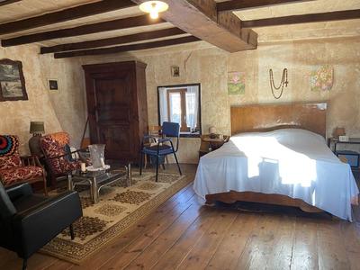 Maison traditionnelle - 80 m² - 2 pièces