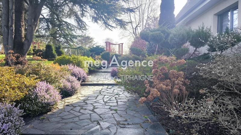 Maison traditionnelle - 159 m² - 7 pièces