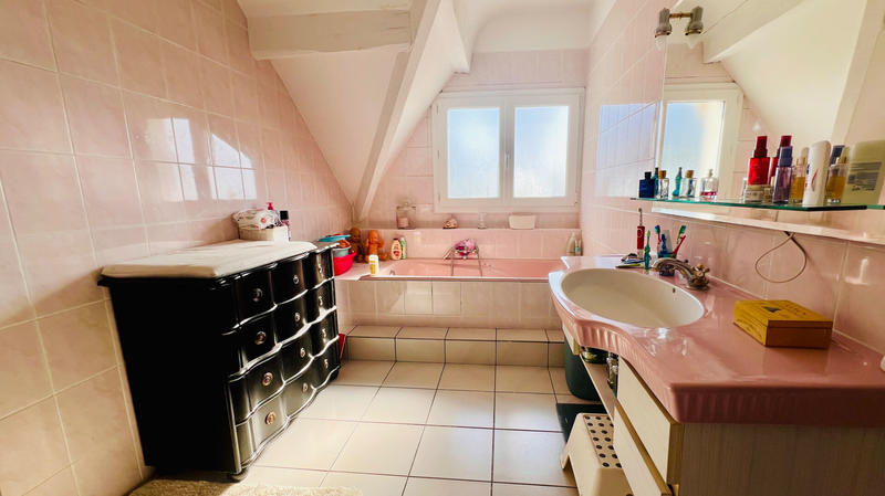 Maison - 186 m² - 7 pièces