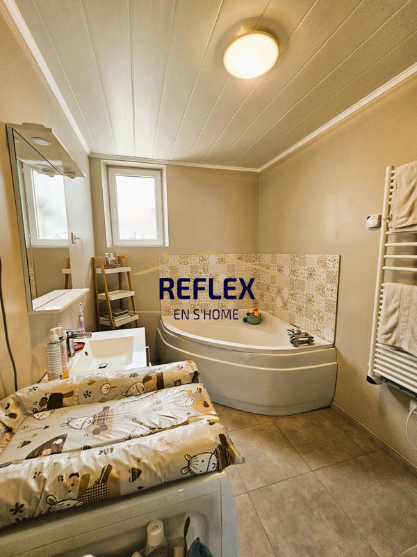 Maison - 90 m² - 5 pièces