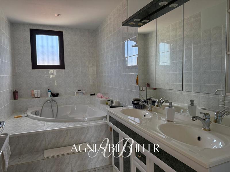 Maison - 159 m² - 6 pièces