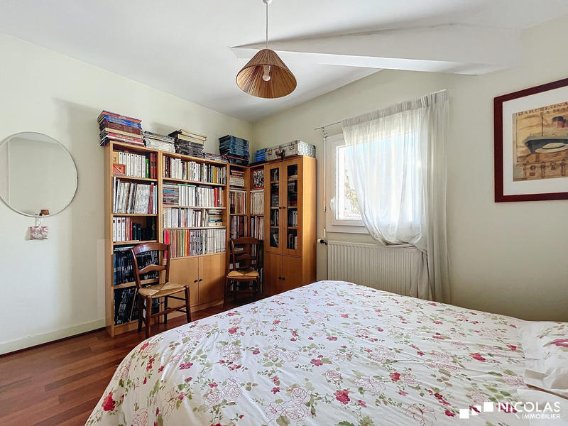 Maison - 228 m² - 8 pièces