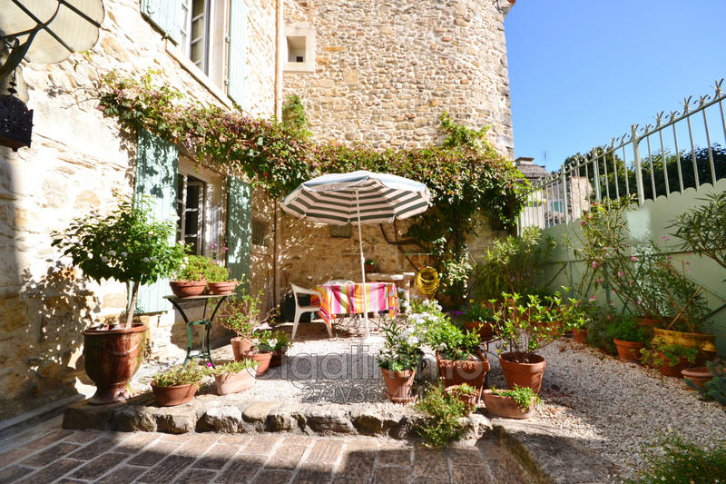 Maison en pierre - 200 m² - 8 pièces