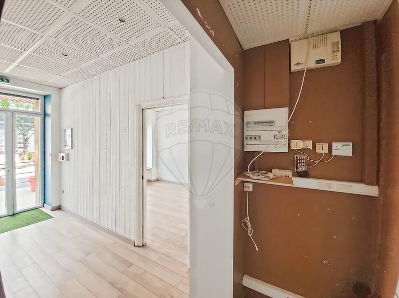 Local commercial - 54 m² - 4 pièces