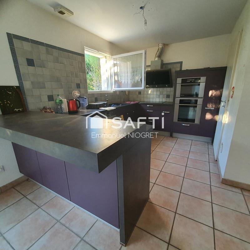 Maison - 96 m² - 5 pièces