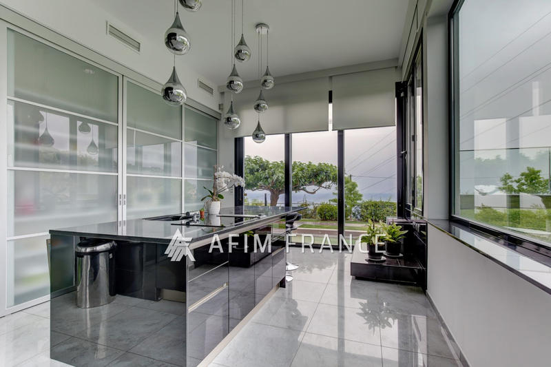 Villa - 350 m² - 8 pièces