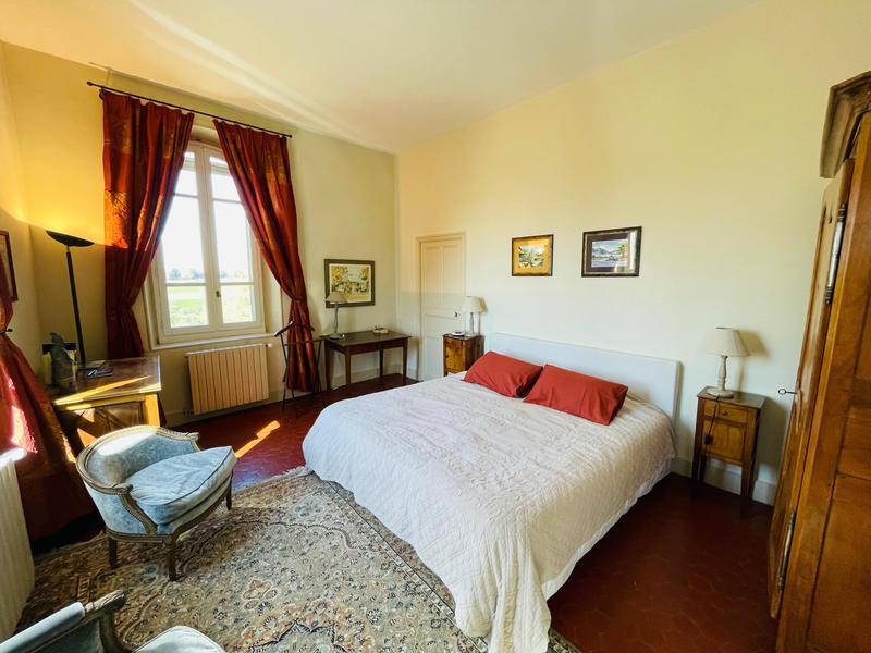 Propriété - 700 m² - 15 pièces