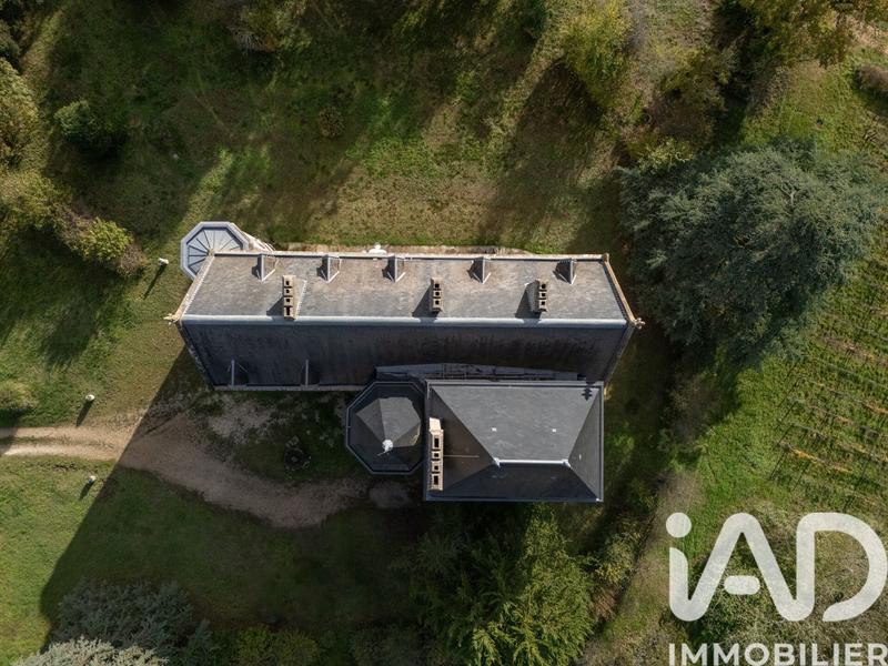 Maison - 890 m² - 18 pièces