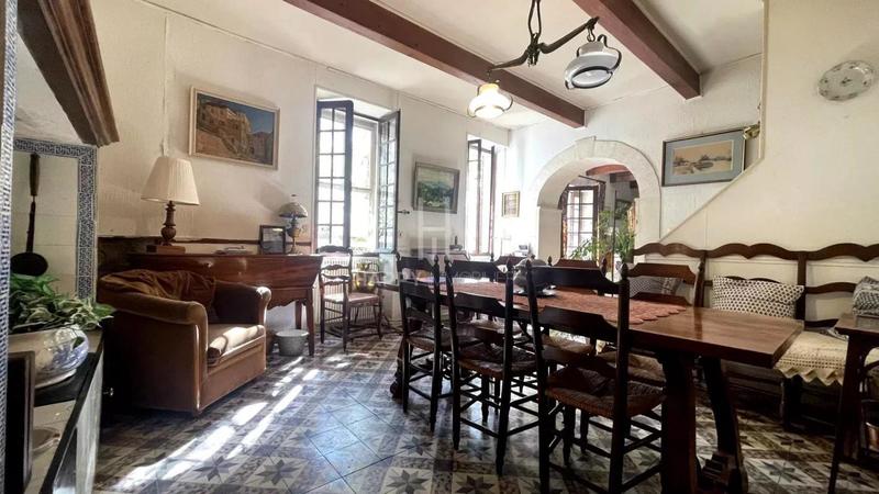 Mas - 230 m² - 7 pièces