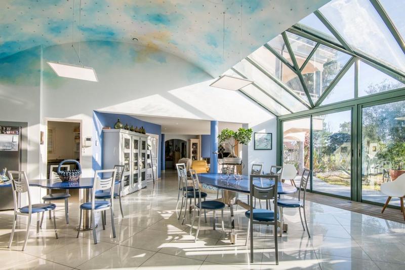 Demeure - 280 m² - 7 pièces