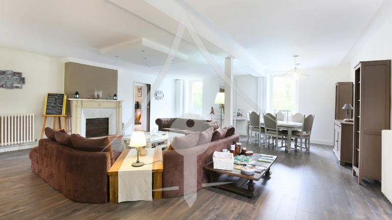 Propriété - 450 m² - 11 pièces