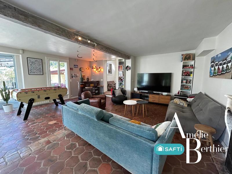 Maison - 200 m² - 8 pièces