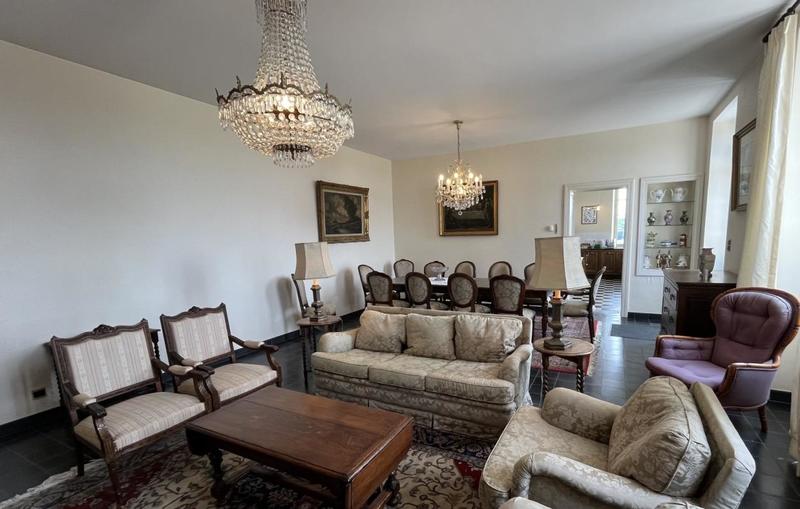 Maison - 250 m² - 6 pièces