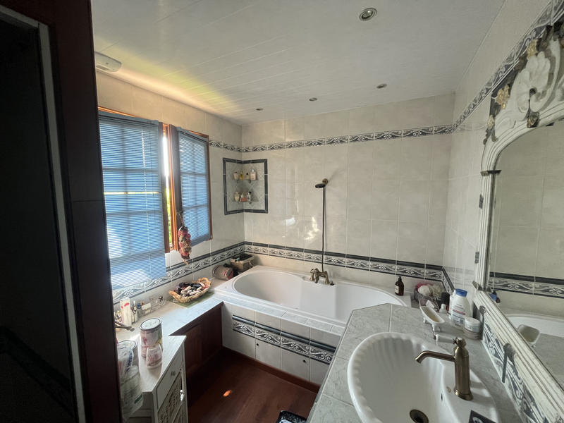 Maison - 163 m² - 8 pièces