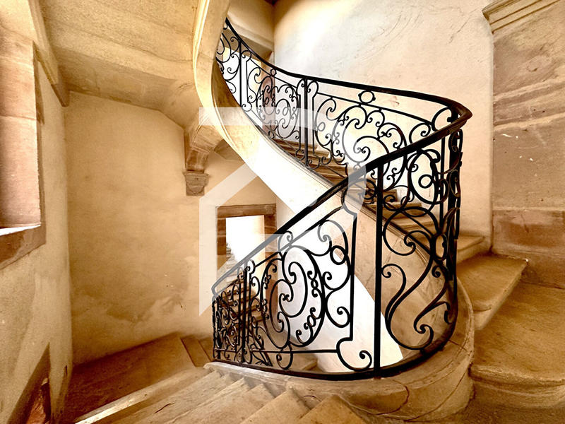 Appartement - 168 m² - 6 pièces