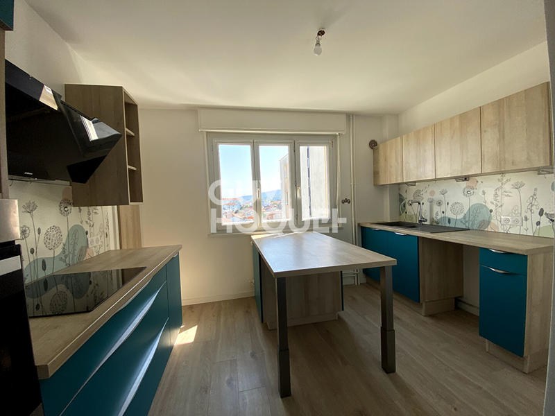 Appartement - 94 m² - 5 pièces