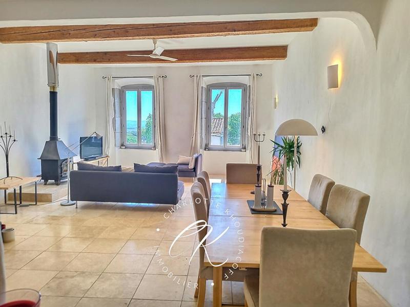 Maison - 205 m² - 7 pièces