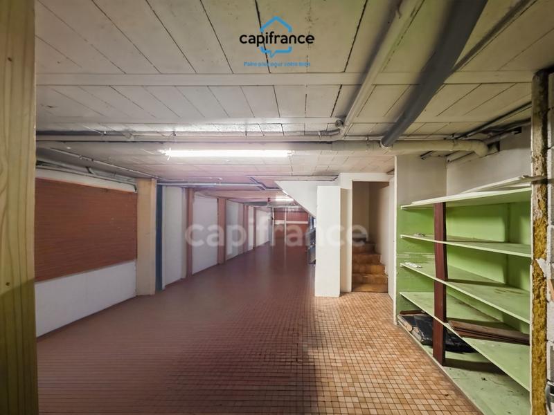 Maison - 220 m² - 8 pièces