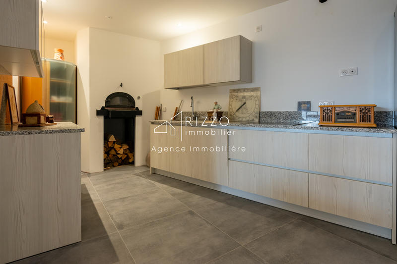 Villa - 290 m² - 6 pièces