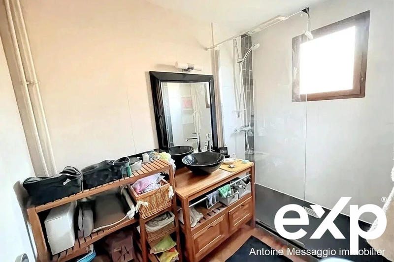 Maison - 163 m² - 9 pièces