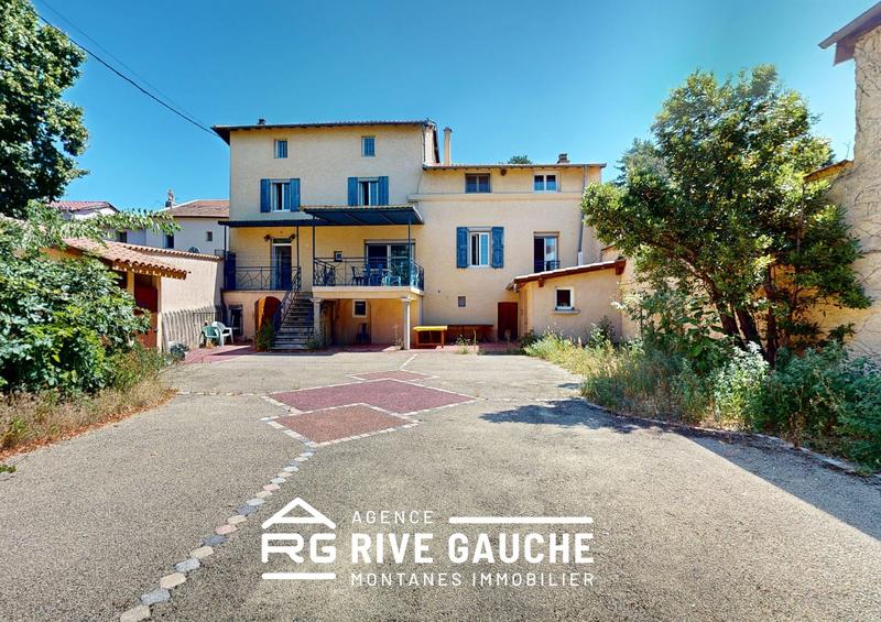 Maison traditionnelle - 196 m² - 7 pièces