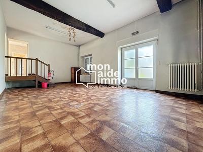 Maison - 240 m² - 9 pièces