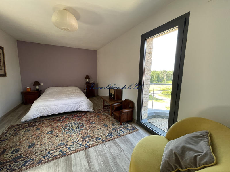 Maison - 248 m² - 9 pièces