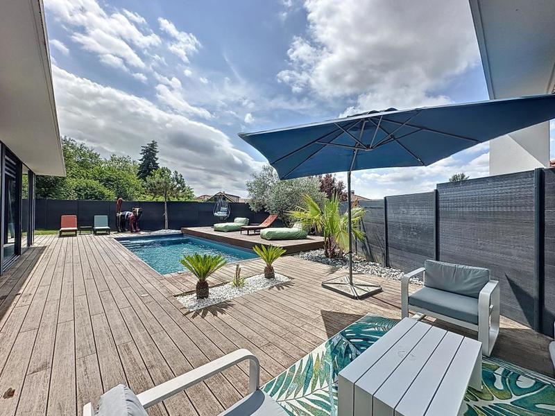 Maison - 140 m² - 5 pièces