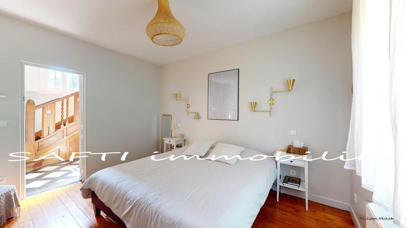 Maison - 190 m² - 9 pièces