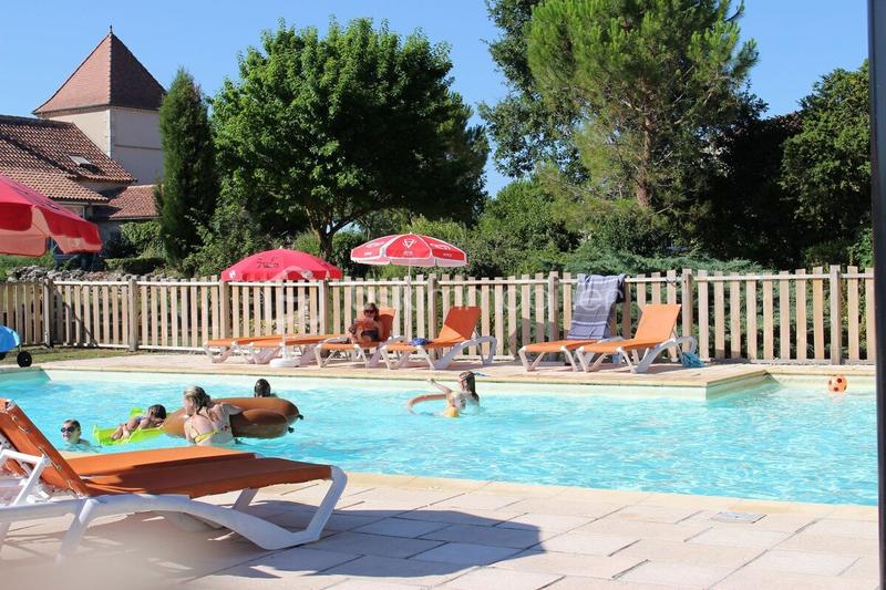 Maison chambre d'hôtes - 760 m² - 29 pièces