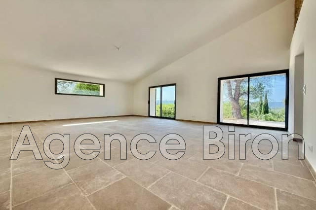 Maison - 280 m² - 10 pièces