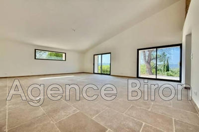 Maison - 280 m² - 10 pièces