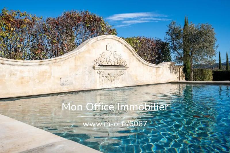 Propriété - 426 m² - 12 pièces