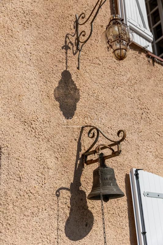 Propriété - 360 m² - 10 pièces