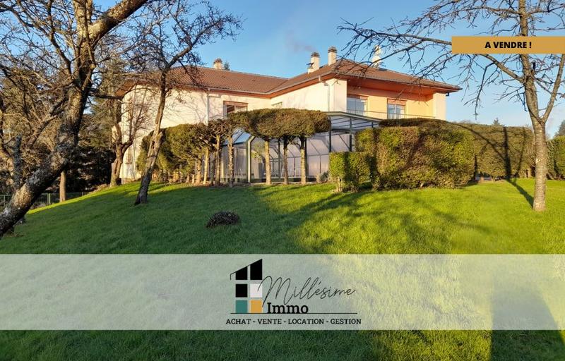 Maison - 400 m² - 10 pièces