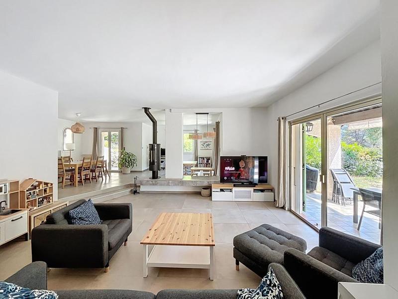 Villa - 204 m² - 6 pièces