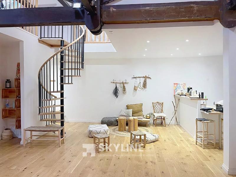 Appartement - 99 m² - 1 pièce