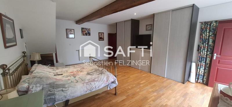 Maison - 230 m² - 7 pièces