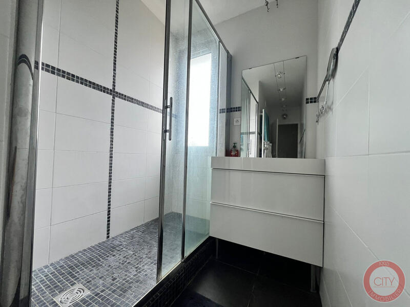 Appartement - 81 m² - 4 pièces