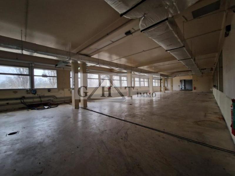 Entrepôt - 5 850 m²