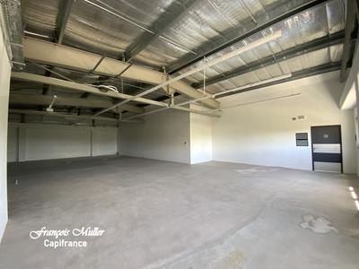 Local d'activité / Entrepôt - 360 m² - 6 pièces