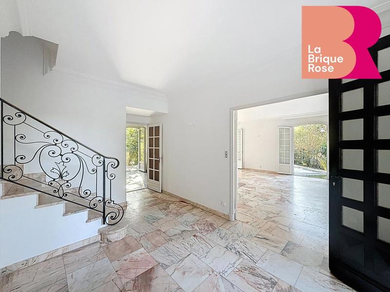 Maison - 180 m² - 8 pièces