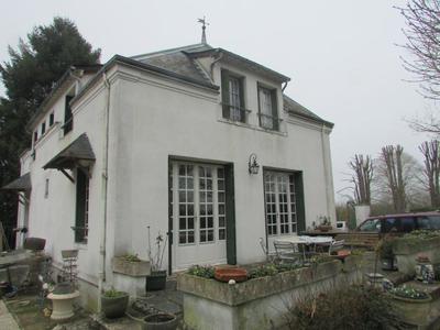 Maison - 166 m² - 9 pièces