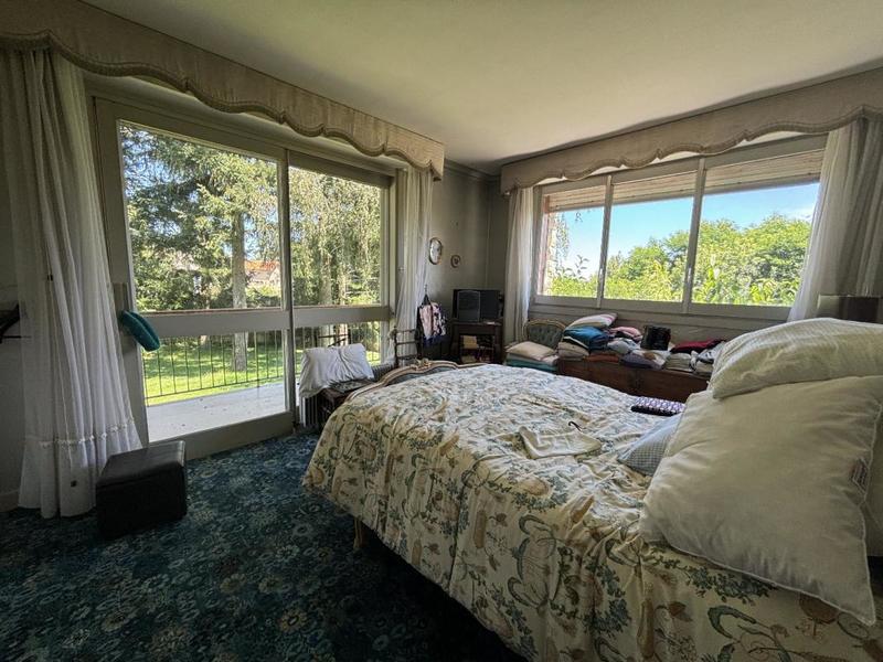 Propriété - 323 m² - 17 pièces