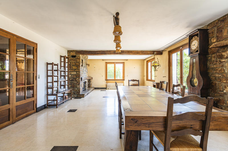 Maison - 181 m² - 6 pièces